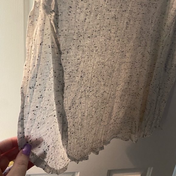 Light gray & black heathered dolphin hem tee with open side slits - Picture 4 of 4